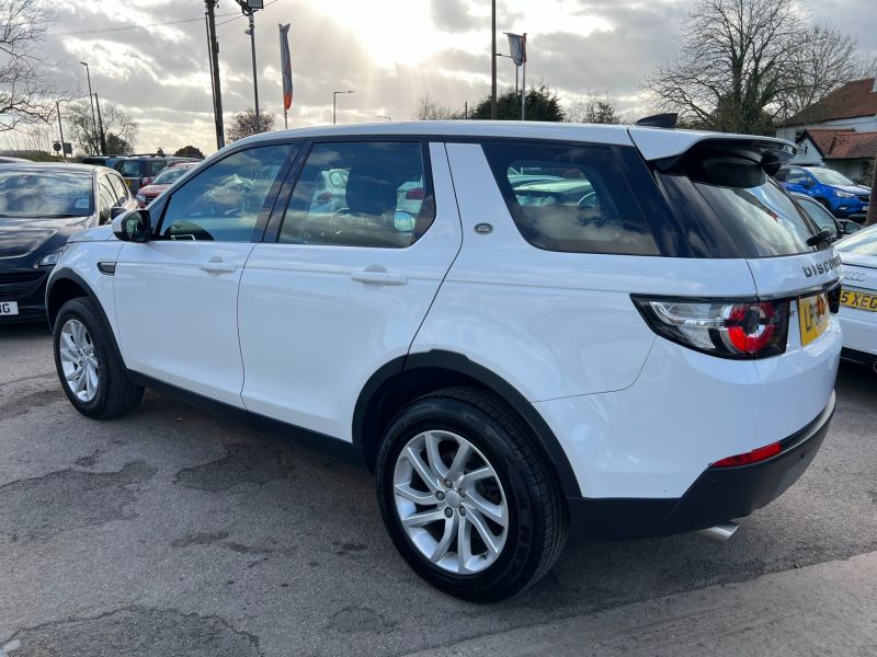 LAND ROVER DISCOVERY SPORT TD4 SE TECH - 2385 - 8